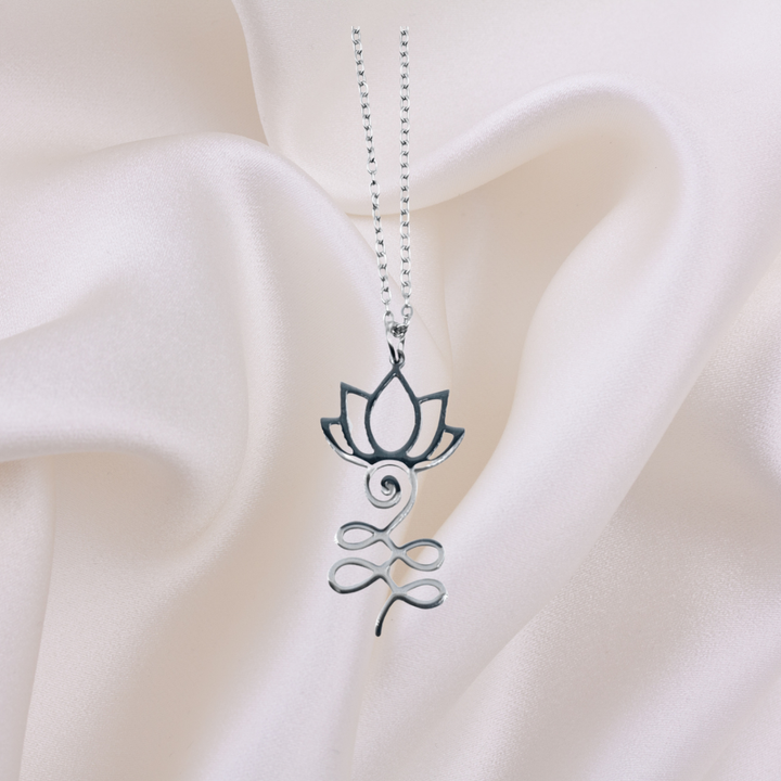 Lotus Unialom Necklace
